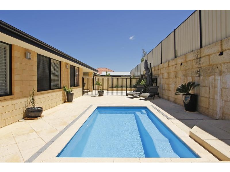 9 Elmhurst Drive, Clarkson WA 6030
