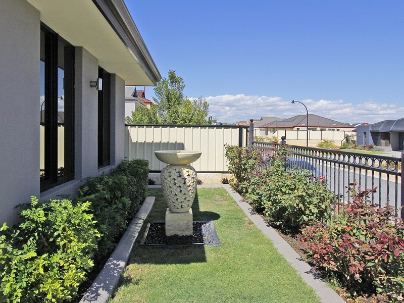 5 Salamanca Turn, Clarkson WA 6030
