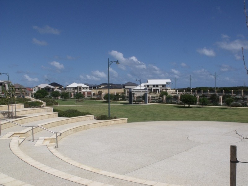 33 St lucia Road, Iluka WA 6028