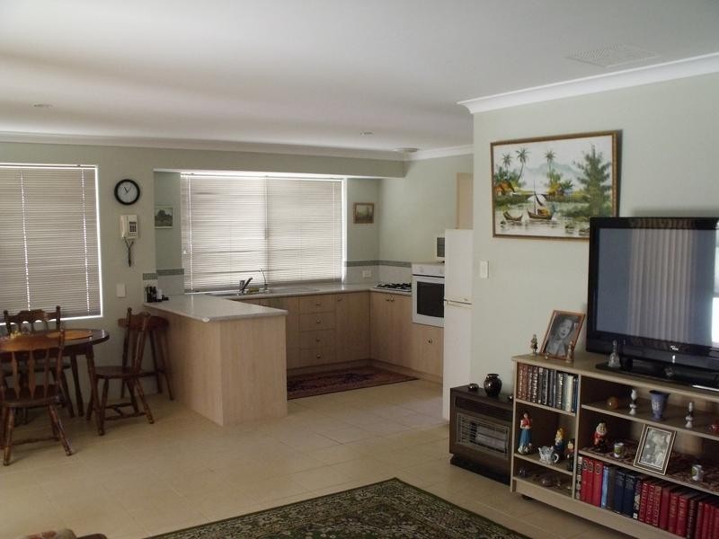 44 Ammanford Crescent, Butler WA 6036