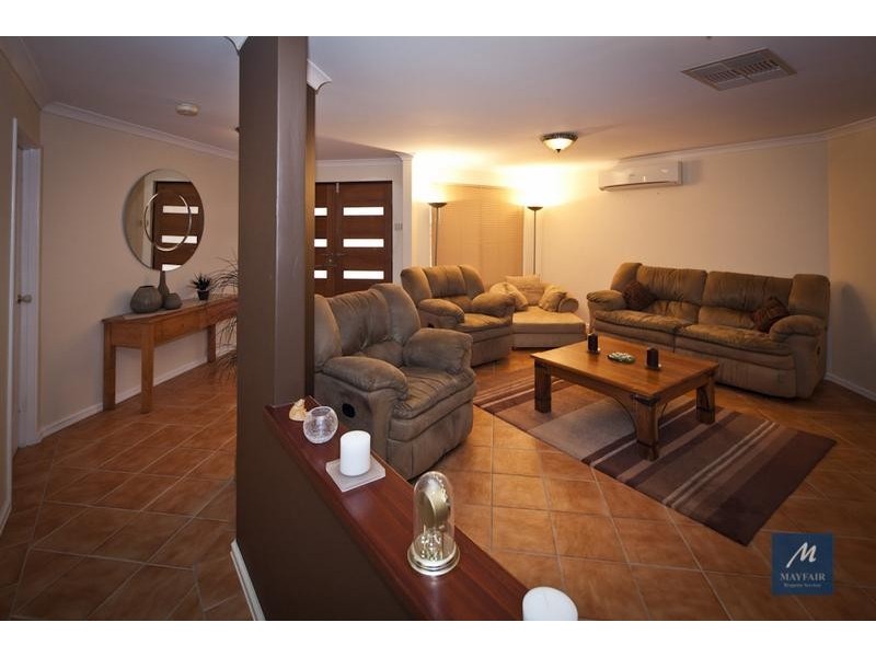 11 Menteith Place, Kinross WA 6028