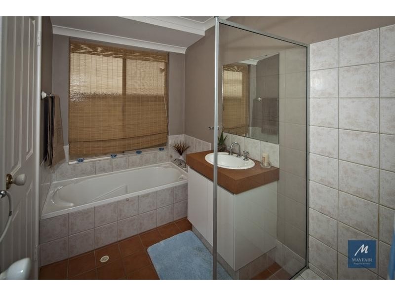 11 Menteith Place, Kinross WA 6028