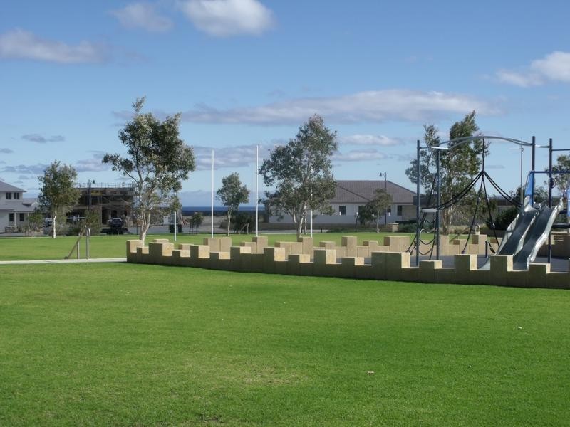 16 Seafarer Way, Jindalee WA 6036
