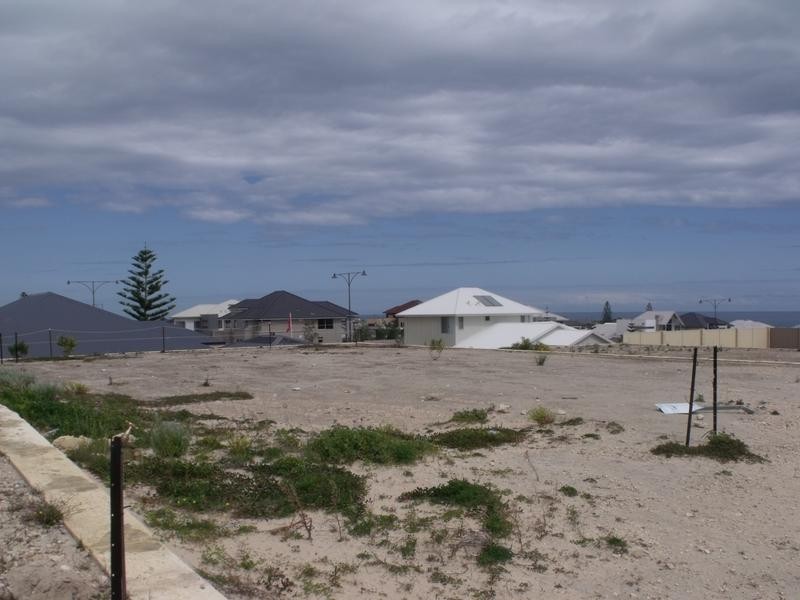 27 Watersun Gardens, Jindalee WA 6036