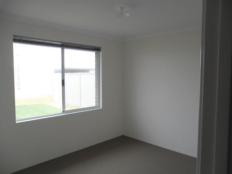 10 Pontoon Way, Alkimos WA 6038