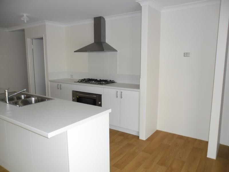 10 Pontoon Way, Alkimos WA 6038