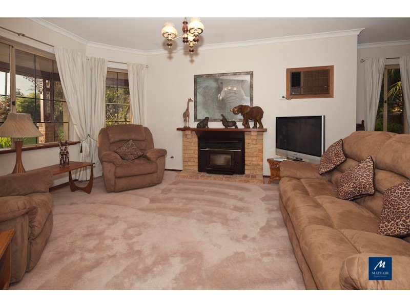 11 Poinciana Place, Wanneroo WA 6065