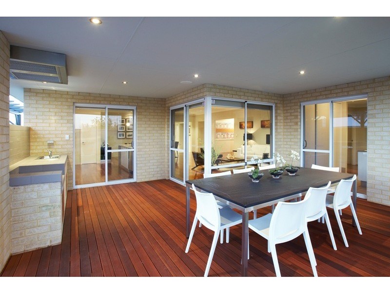 16 Jindalee Boulevard, Jindalee WA 6036