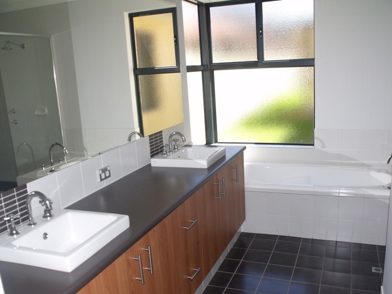 41 Carbine Loop, Banksia Grove WA 6031