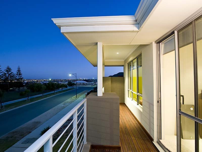 7 Seabird Bend, Jindalee WA 6036