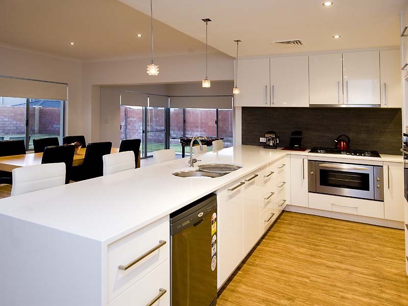 7 Seabird Bend, Jindalee WA 6036