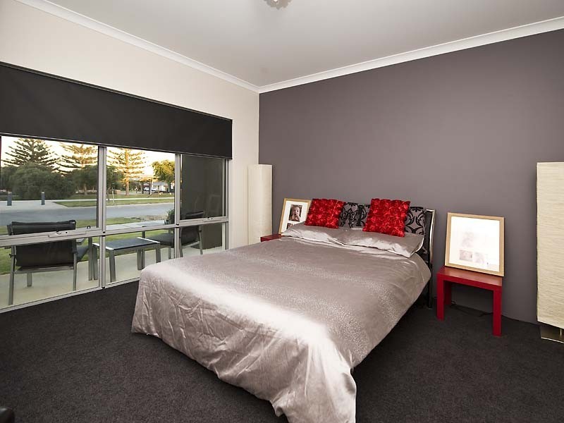 7 Seabird Bend, Jindalee WA 6036