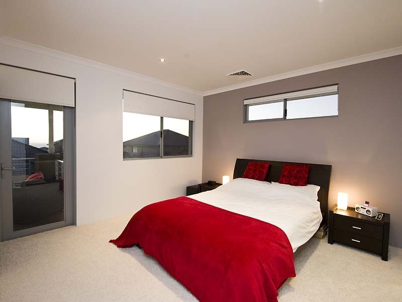 7 Seabird Bend, Jindalee WA 6036