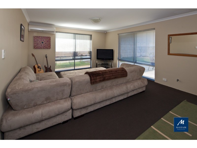 10 Dirleton Loop, Butler WA 6036