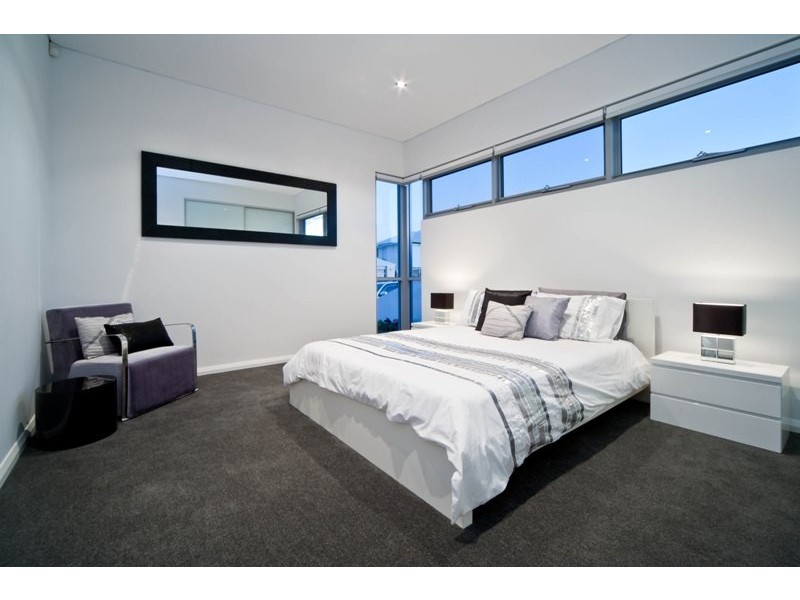 7 Dotterel Green, Jindalee WA 6036