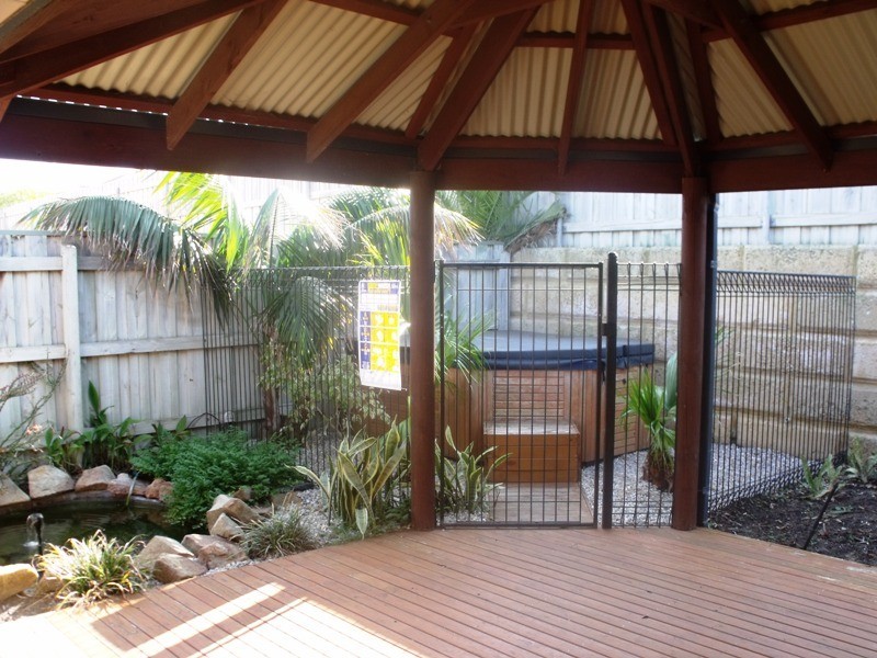233 Santa Barbara Parade, Jindalee WA 6036