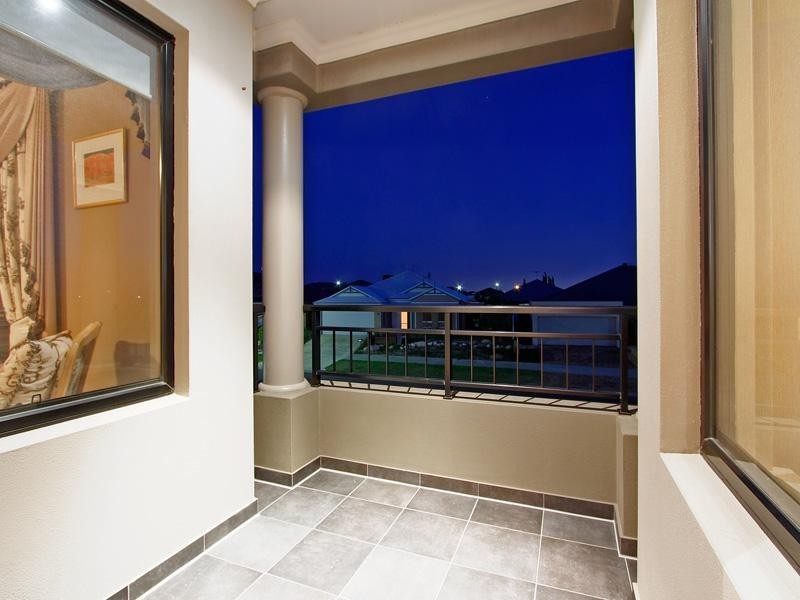 24 Hampshire Drive, Jindalee WA 6036