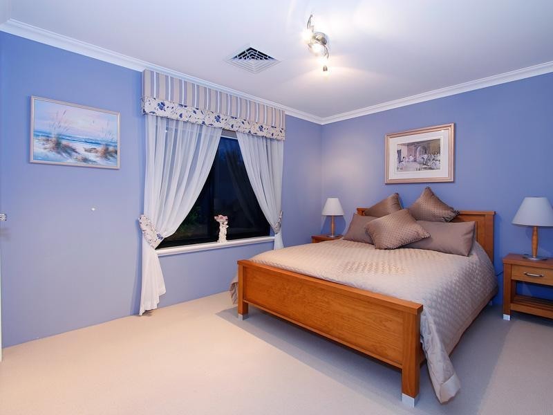 24 Hampshire Drive, Jindalee WA 6036