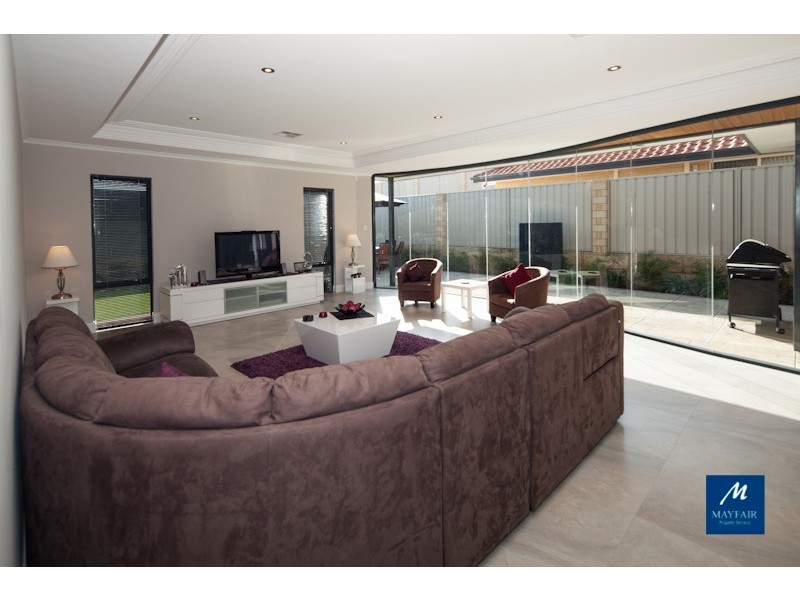 1 Stingray Way, Jindalee WA 6036