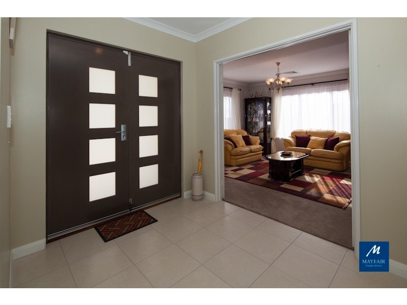 18 Dotterel Green, Jindalee WA 6036