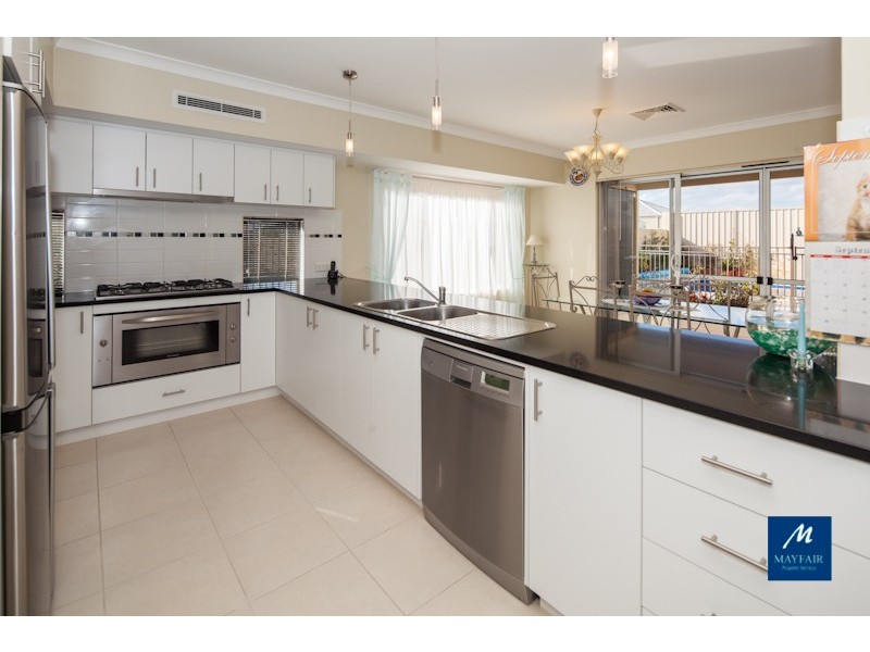 18 Dotterel Green, Jindalee WA 6036