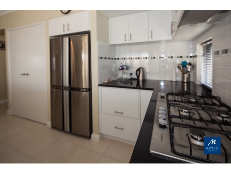 18 Dotterel Green, Jindalee WA 6036