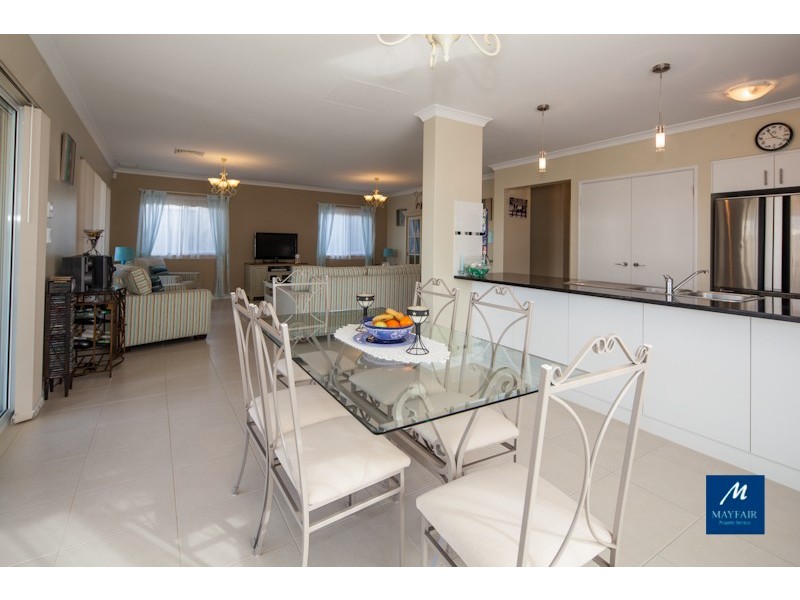 18 Dotterel Green, Jindalee WA 6036