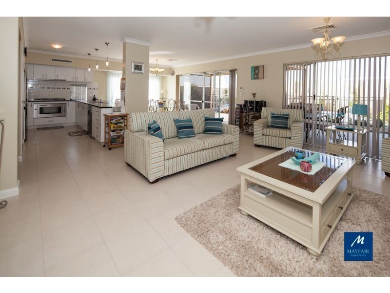 18 Dotterel Green, Jindalee WA 6036