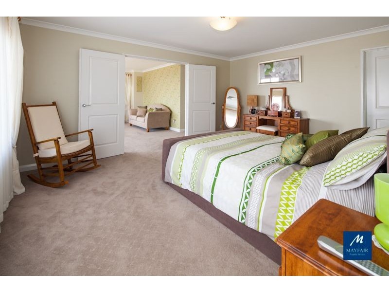 18 Dotterel Green, Jindalee WA 6036
