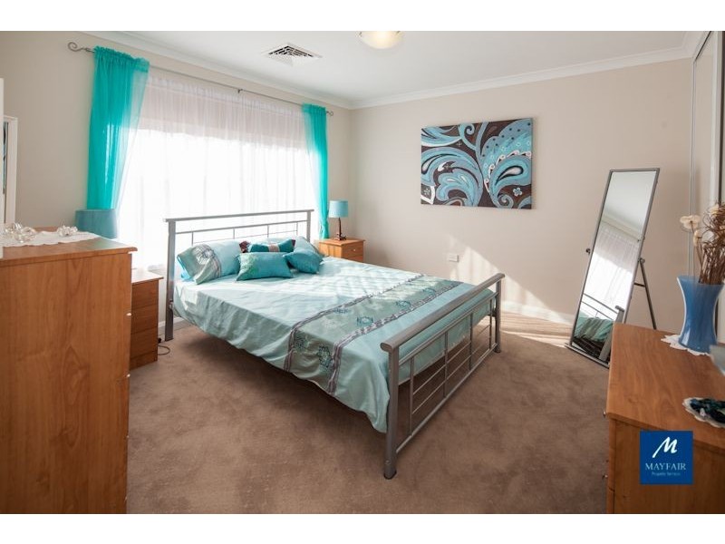 18 Dotterel Green, Jindalee WA 6036