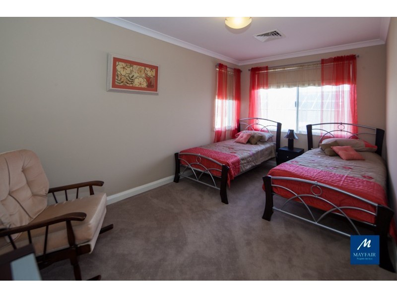 18 Dotterel Green, Jindalee WA 6036