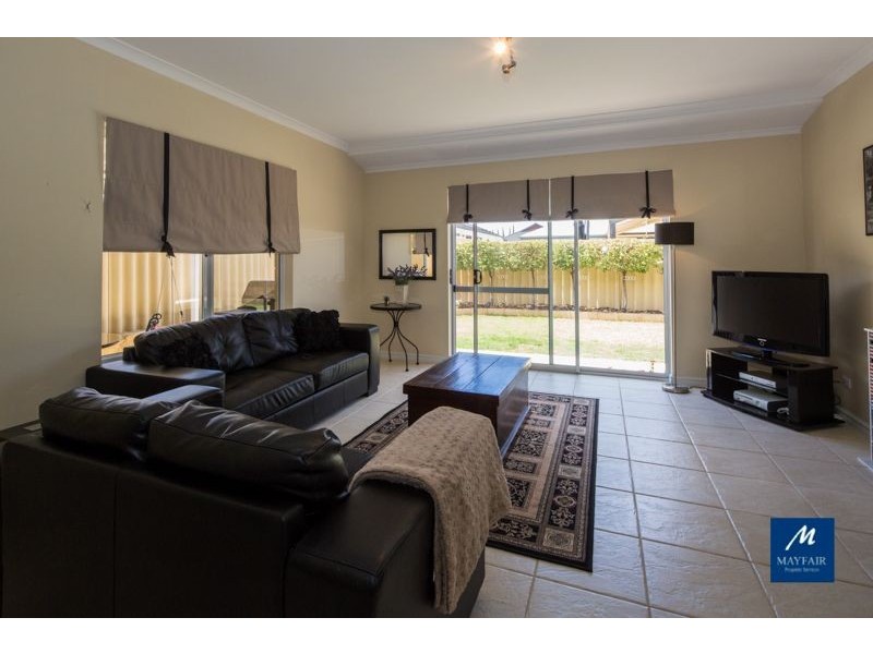 6 Bramshott Approach, Butler WA 6036
