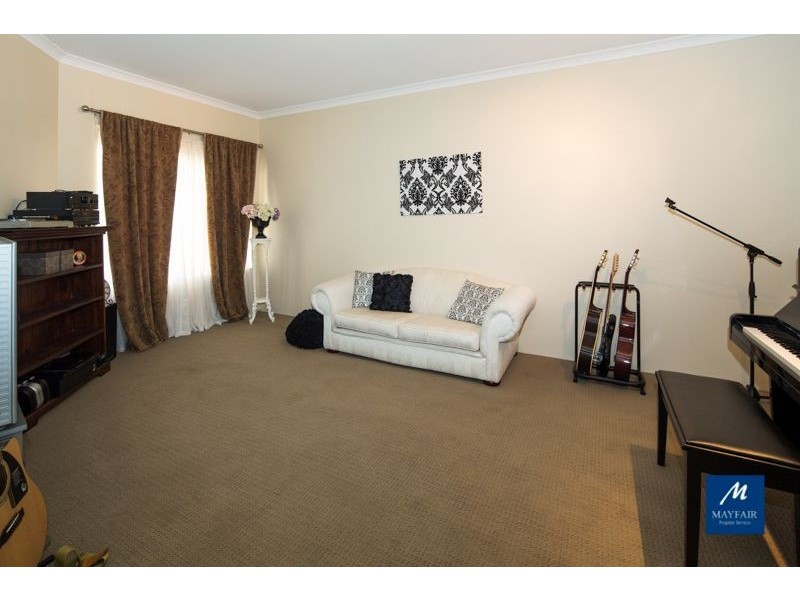6 Bramshott Approach, Butler WA 6036