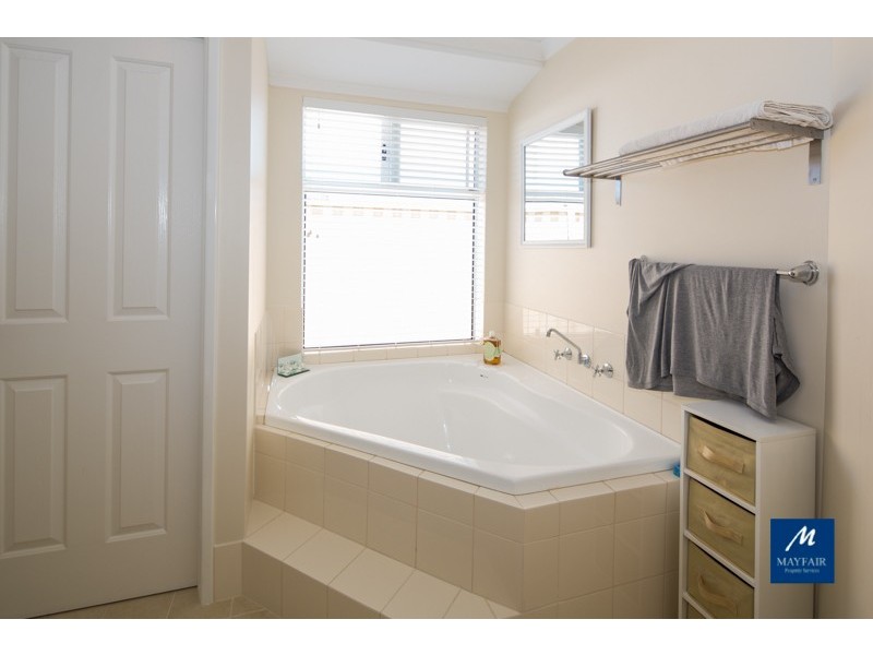 6 Bramshott Approach, Butler WA 6036