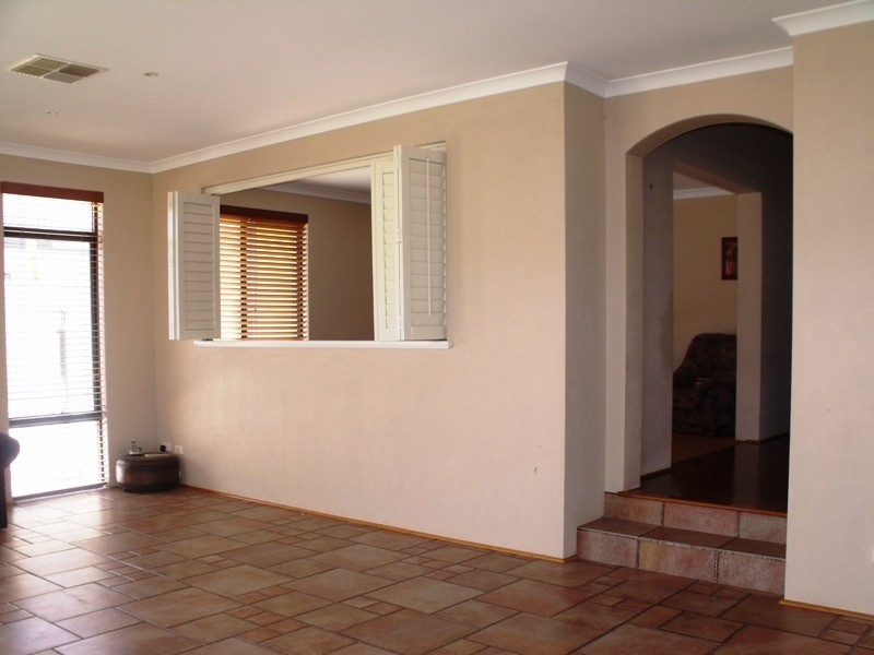 6 Keanefield Drive, Carramar WA 6031