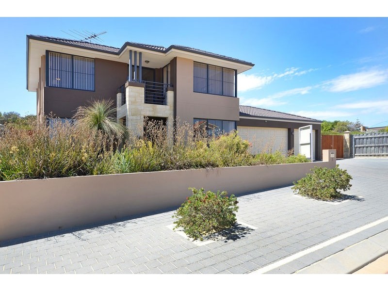 2 Royal James Court, Quinns Rocks WA 6030