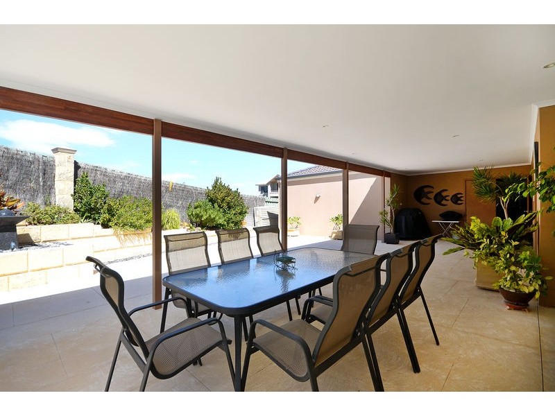 2 Royal James Court, Quinns Rocks WA 6030