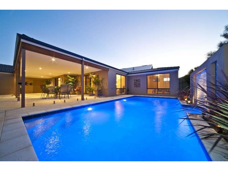 2 Royal James Court, Quinns Rocks WA 6030