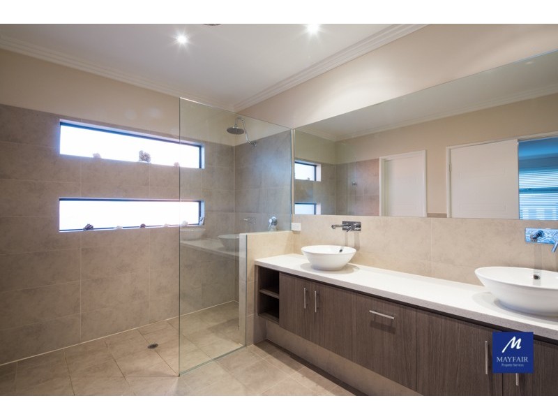 76 Roundhouse Parade, Jindalee WA 6036
