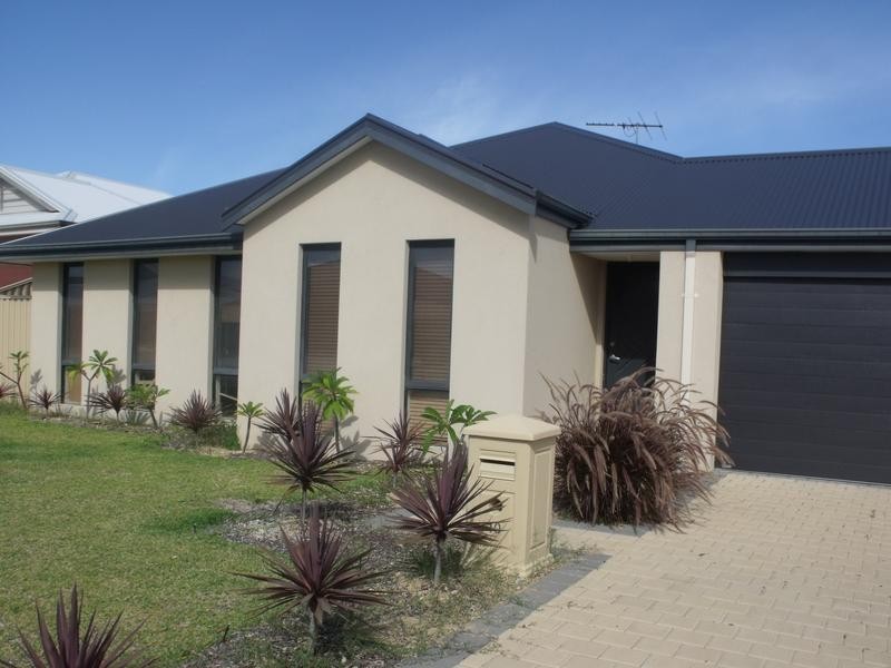 10 Beachwood Crescent, Butler WA 6036