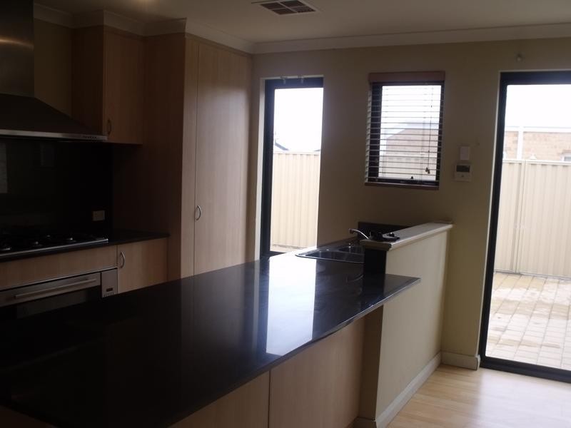 10 Beachwood Crescent, Butler WA 6036