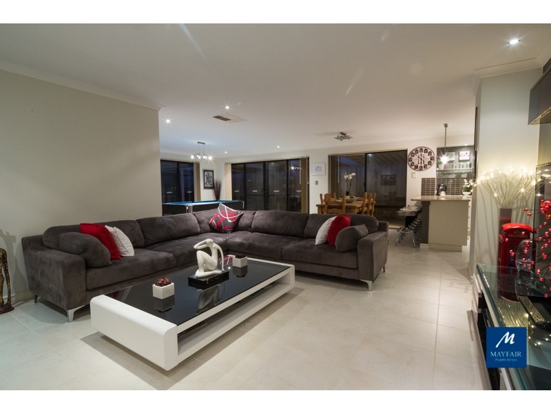 25 Fairbourne Approach, Butler WA 6036