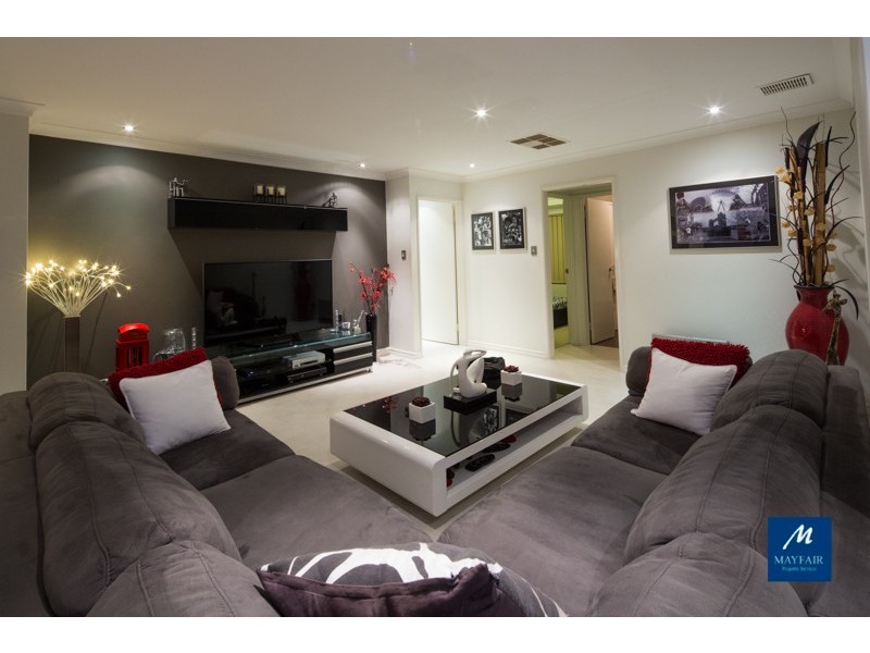 25 Fairbourne Approach, Butler WA 6036