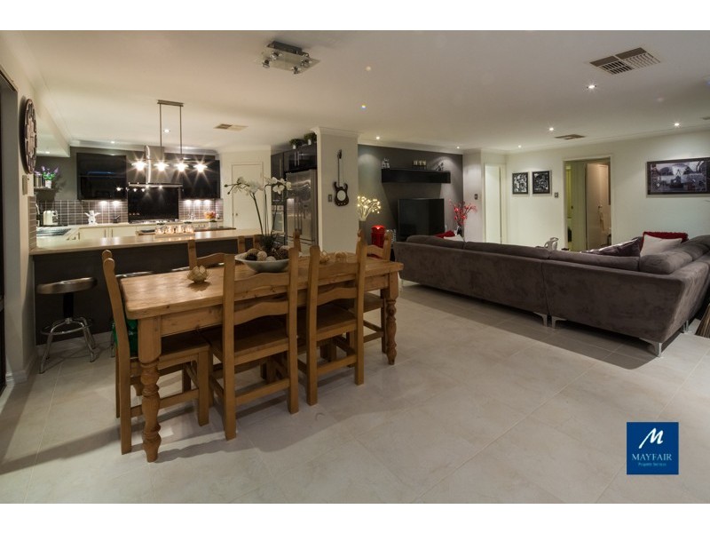 25 Fairbourne Approach, Butler WA 6036