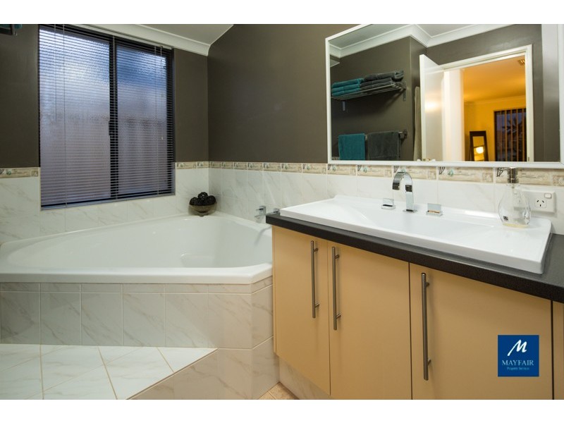 25 Fairbourne Approach, Butler WA 6036