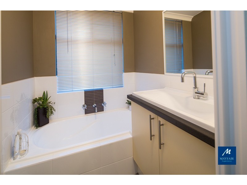 25 Fairbourne Approach, Butler WA 6036