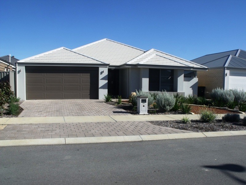 27 Farnham Pass, Alkimos WA 6038