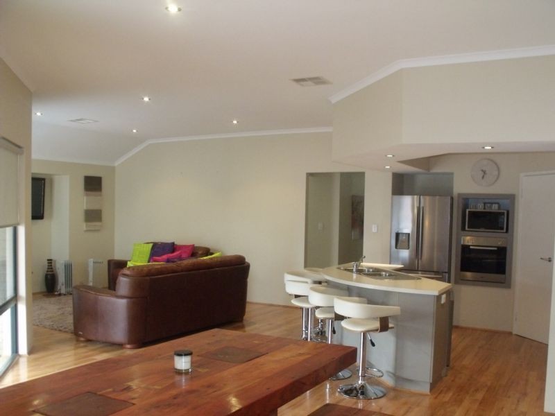 15 Masthead Close, Jindalee WA 6036