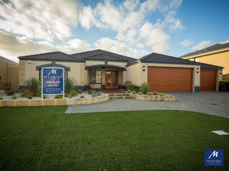 8 Hampshire Drive, Jindalee WA 6036