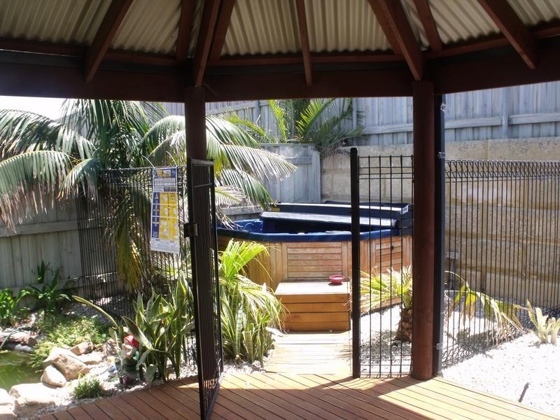 233 Santa Barbara Parade, Jindalee WA 6036